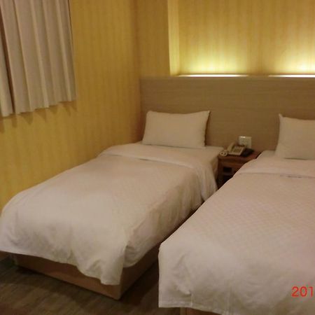 Hotel Skoal Kaohsiung Exteriör bild